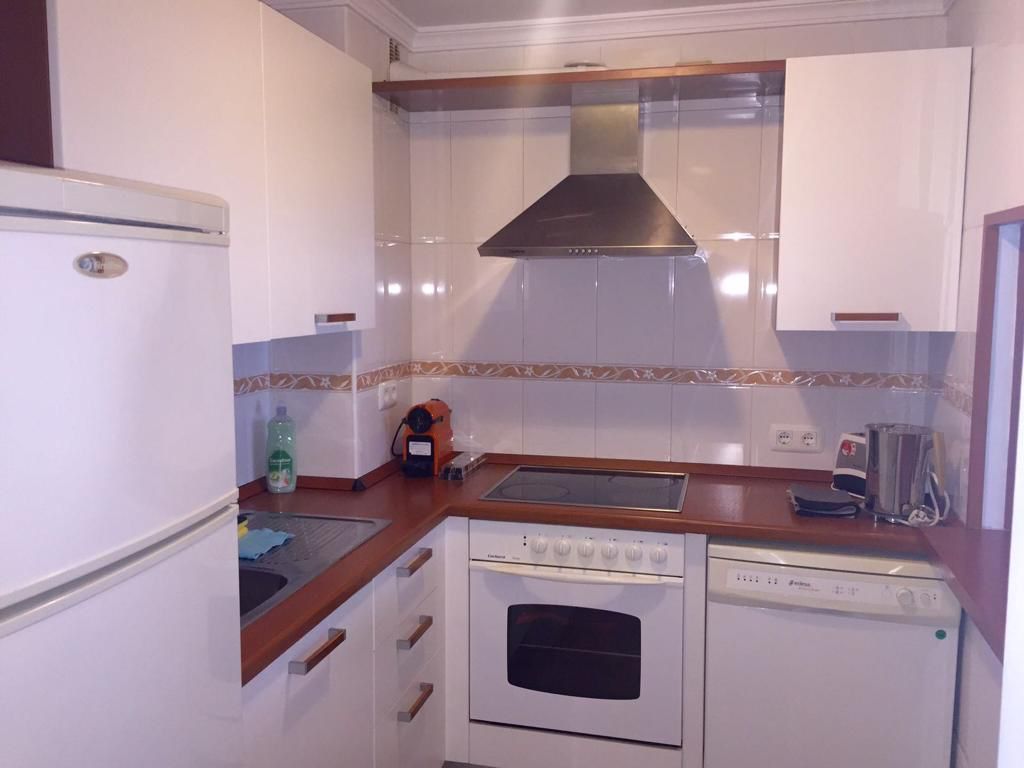 2 спальная квартира в порту Эстепоны в аренду рядом с пляжем - mibgroup.es