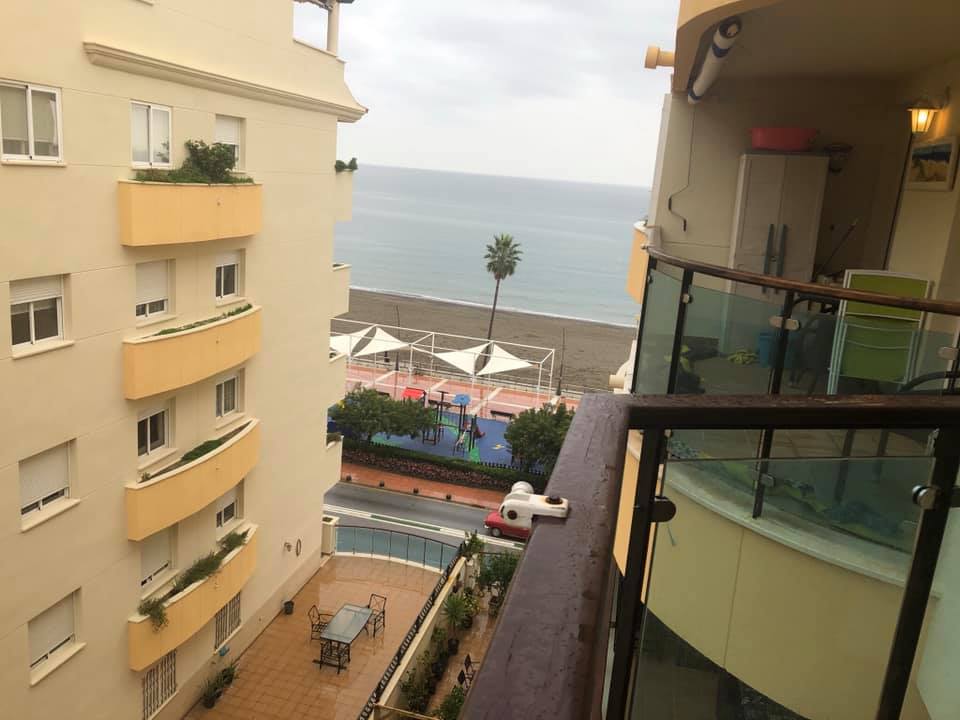 2 bedroom apartment for rent in Estepona on the first line - mibgroup.es