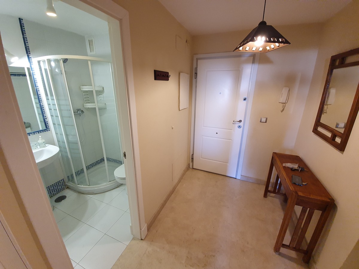 2 bedroom apartment for rent in San Luis de Sabinillas on the first line - mibgroup.es