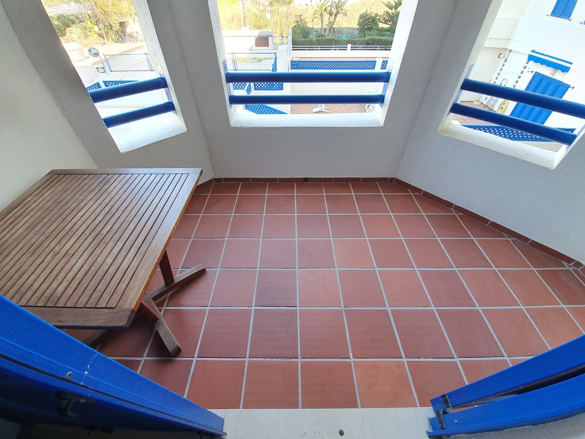 2 bedroom apartment for rent in San Luis de Sabinillas on the first line - mibgroup.es