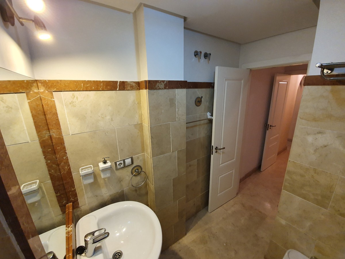 2 bedroom apartment for rent in San Luis de Sabinillas on the first line - mibgroup.es