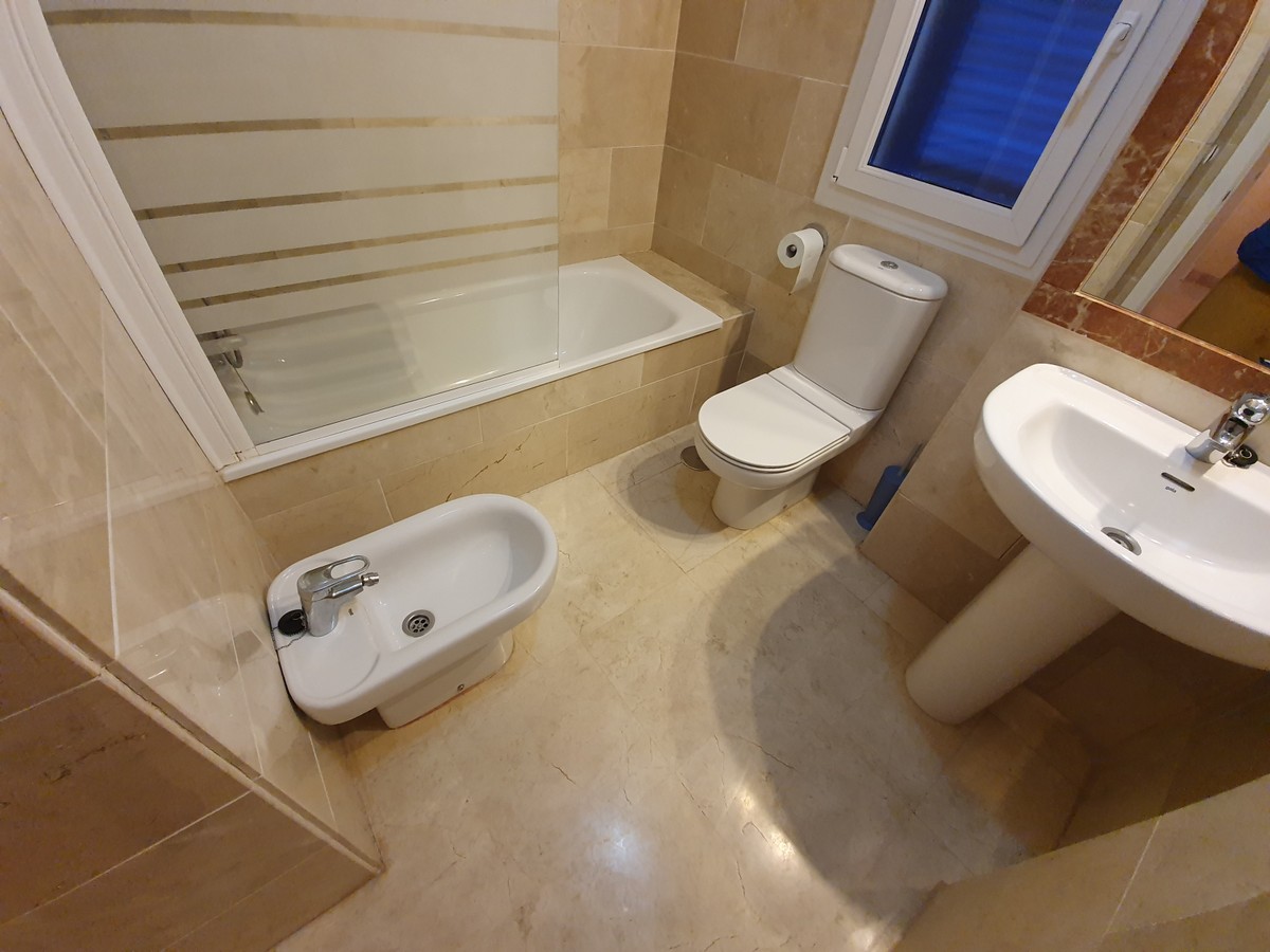 2 bedroom apartment for rent in San Luis de Sabinillas on the first line - mibgroup.es