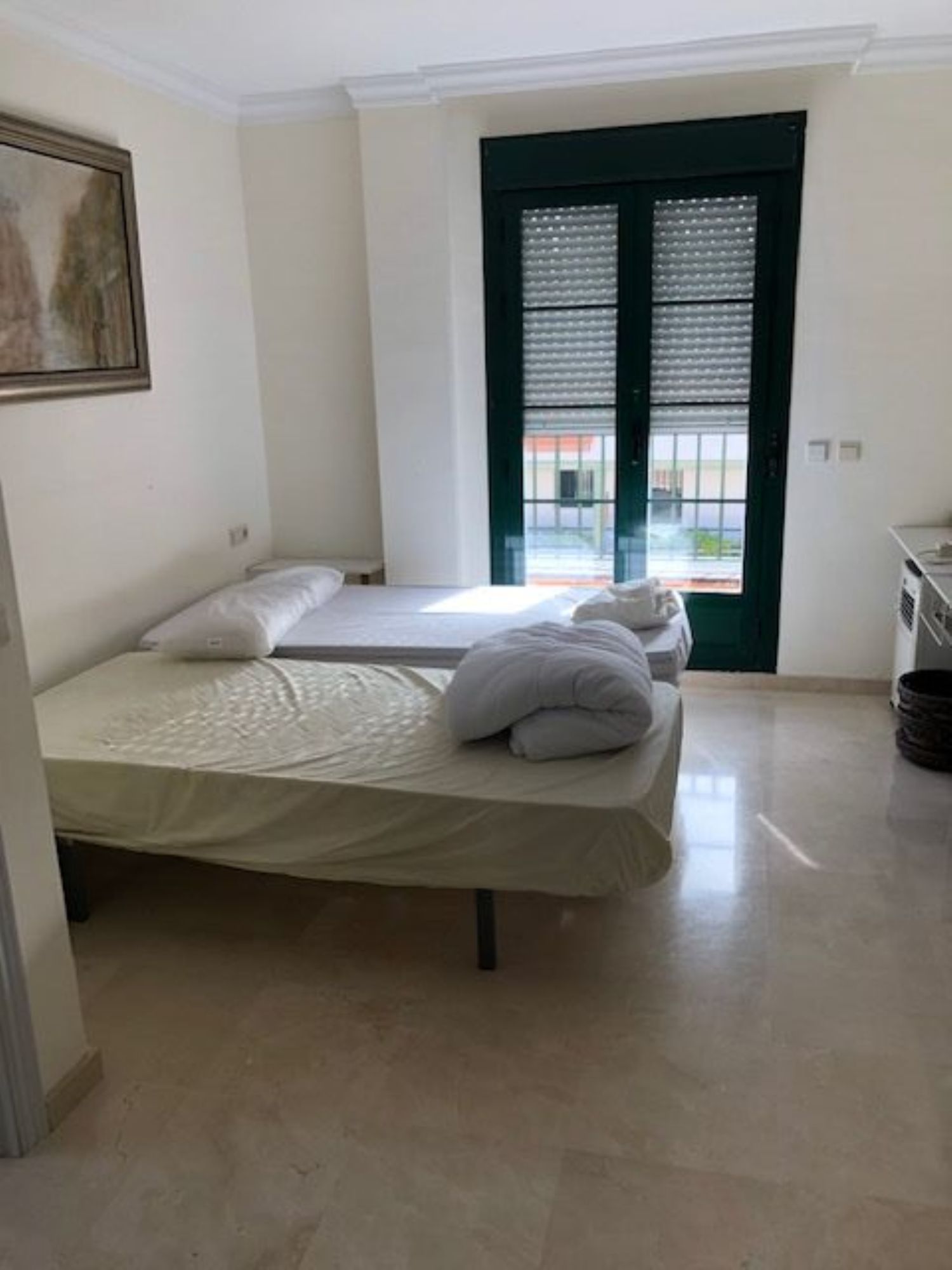 Apartamento de 3 dormitorios en venta en la zona de Atalaya, Estepona - mibgroup.es