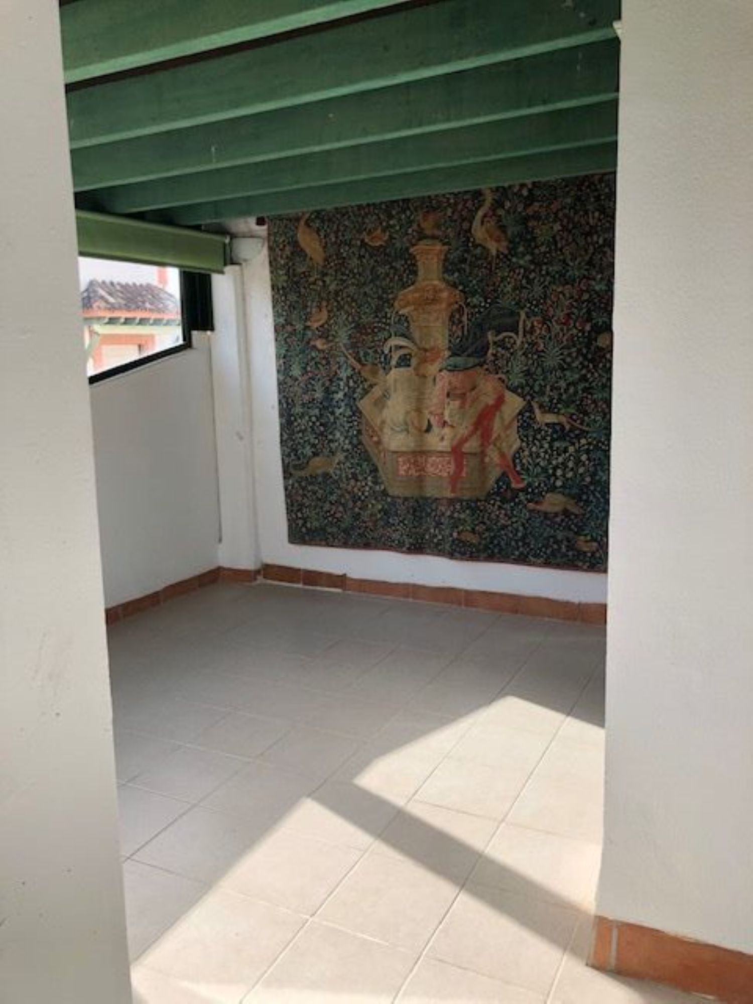 Apartamento de 3 dormitorios en venta en la zona de Atalaya, Estepona - mibgroup.es