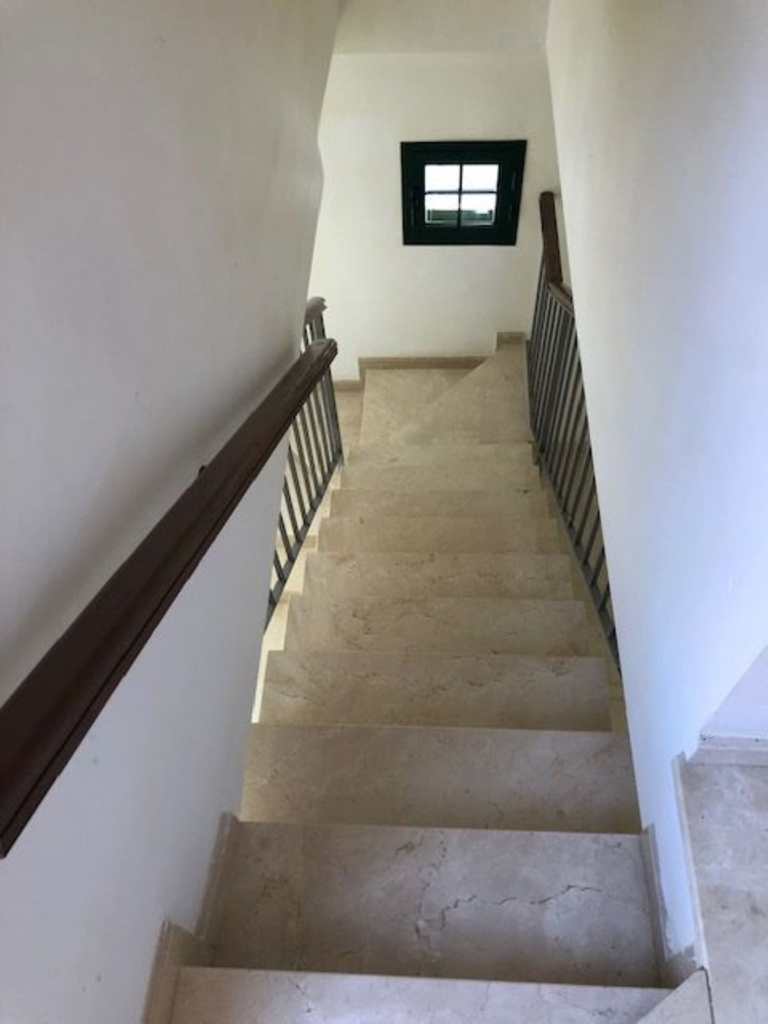 Apartamento de 3 dormitorios en venta en la zona de Atalaya, Estepona - mibgroup.es