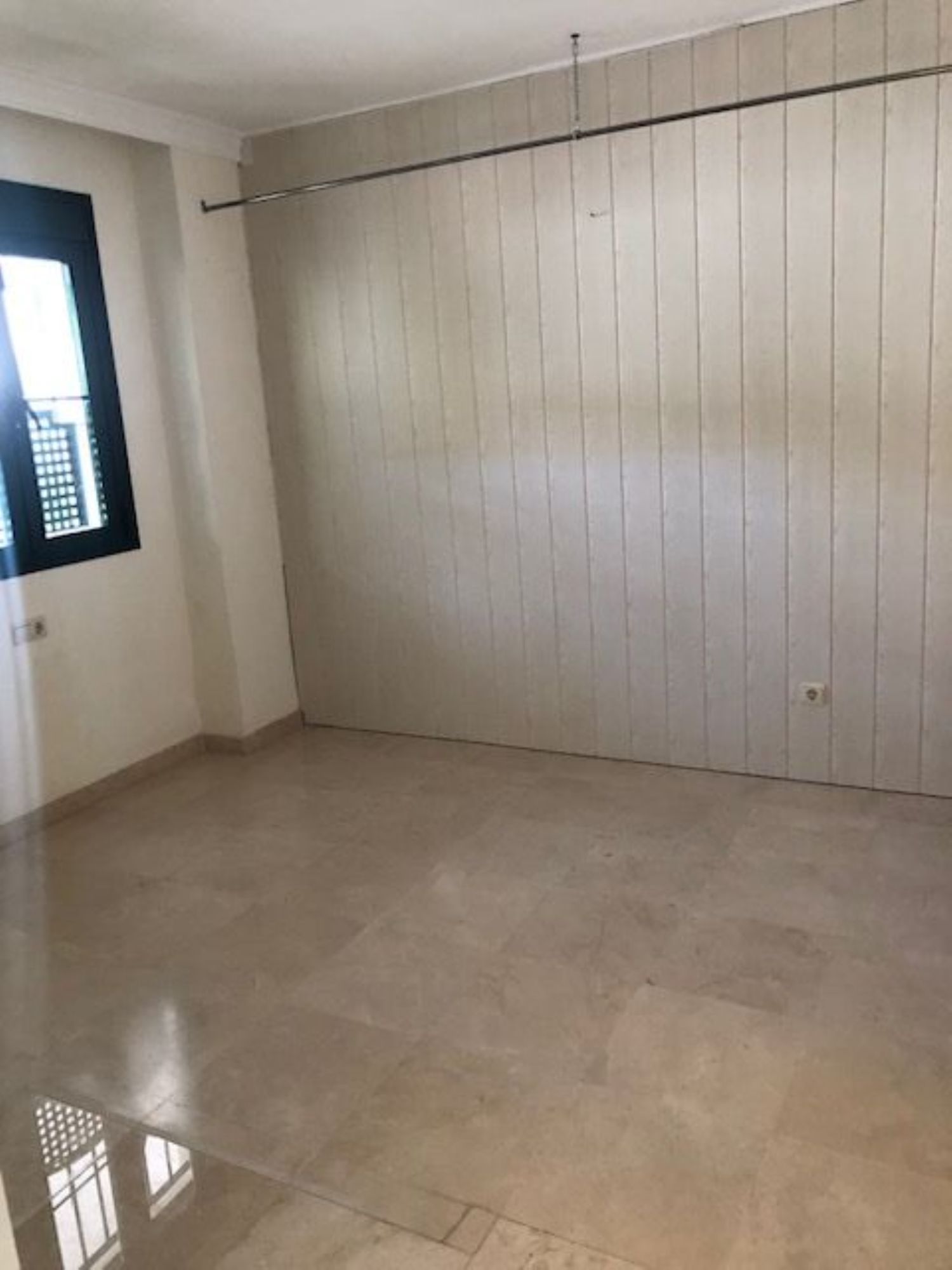 Apartamento de 3 dormitorios en venta en la zona de Atalaya, Estepona - mibgroup.es