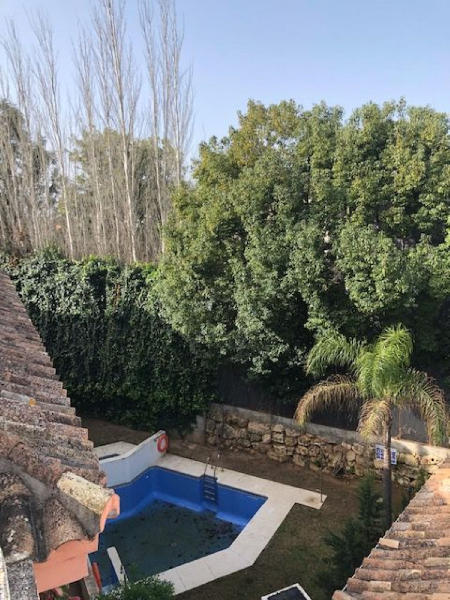 Apartamento de 3 dormitorios en venta en la zona de Atalaya, Estepona - mibgroup.es