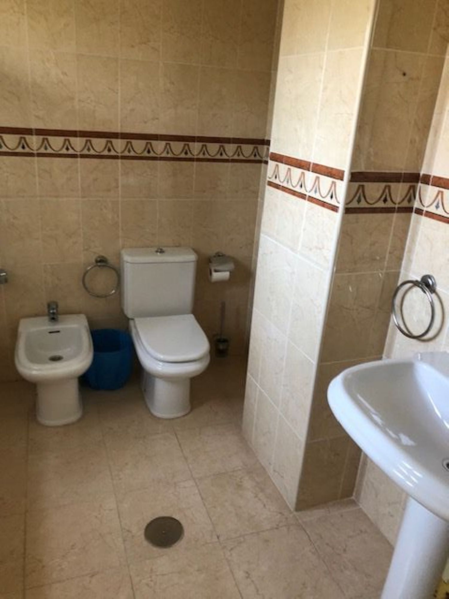 Apartamento de 3 dormitorios en venta en la zona de Atalaya, Estepona - mibgroup.es