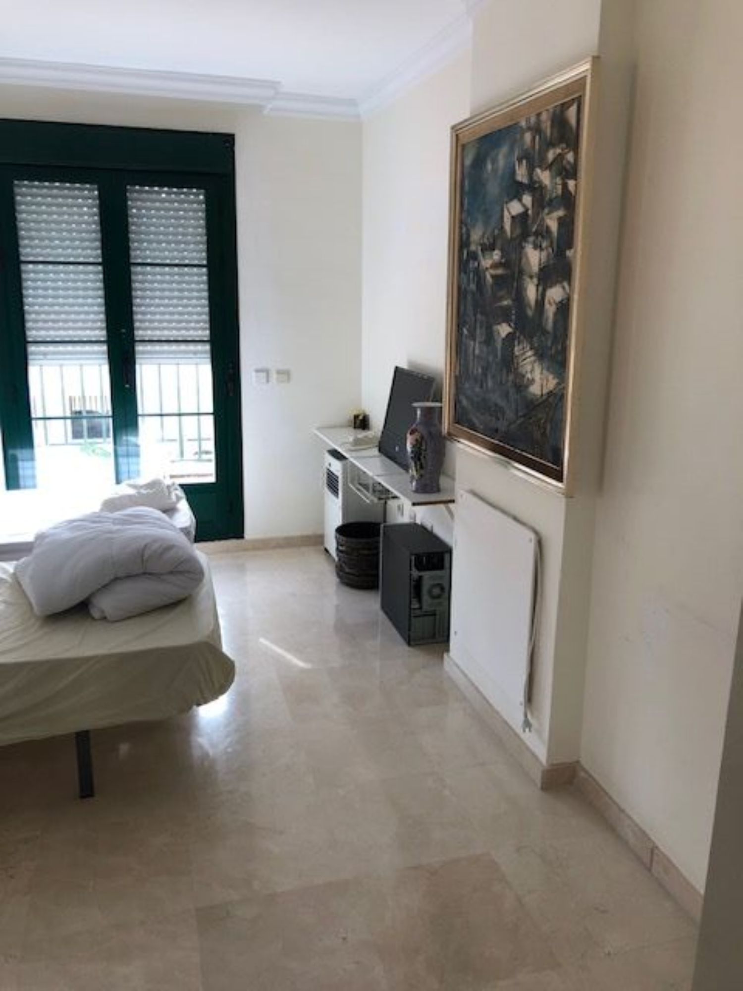 Apartamento de 3 dormitorios en venta en la zona de Atalaya, Estepona - mibgroup.es