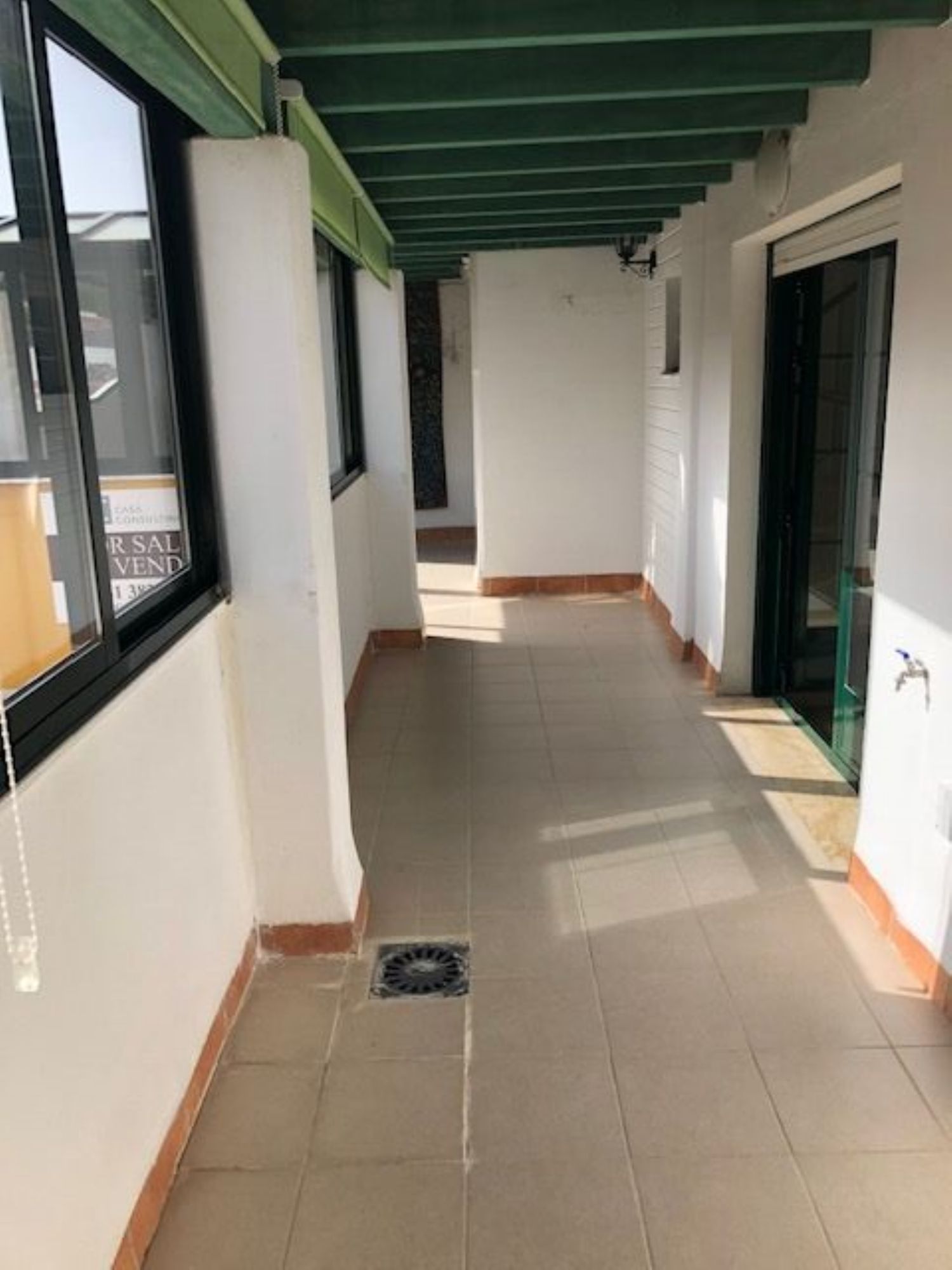 Apartamento de 3 dormitorios en venta en la zona de Atalaya, Estepona - mibgroup.es