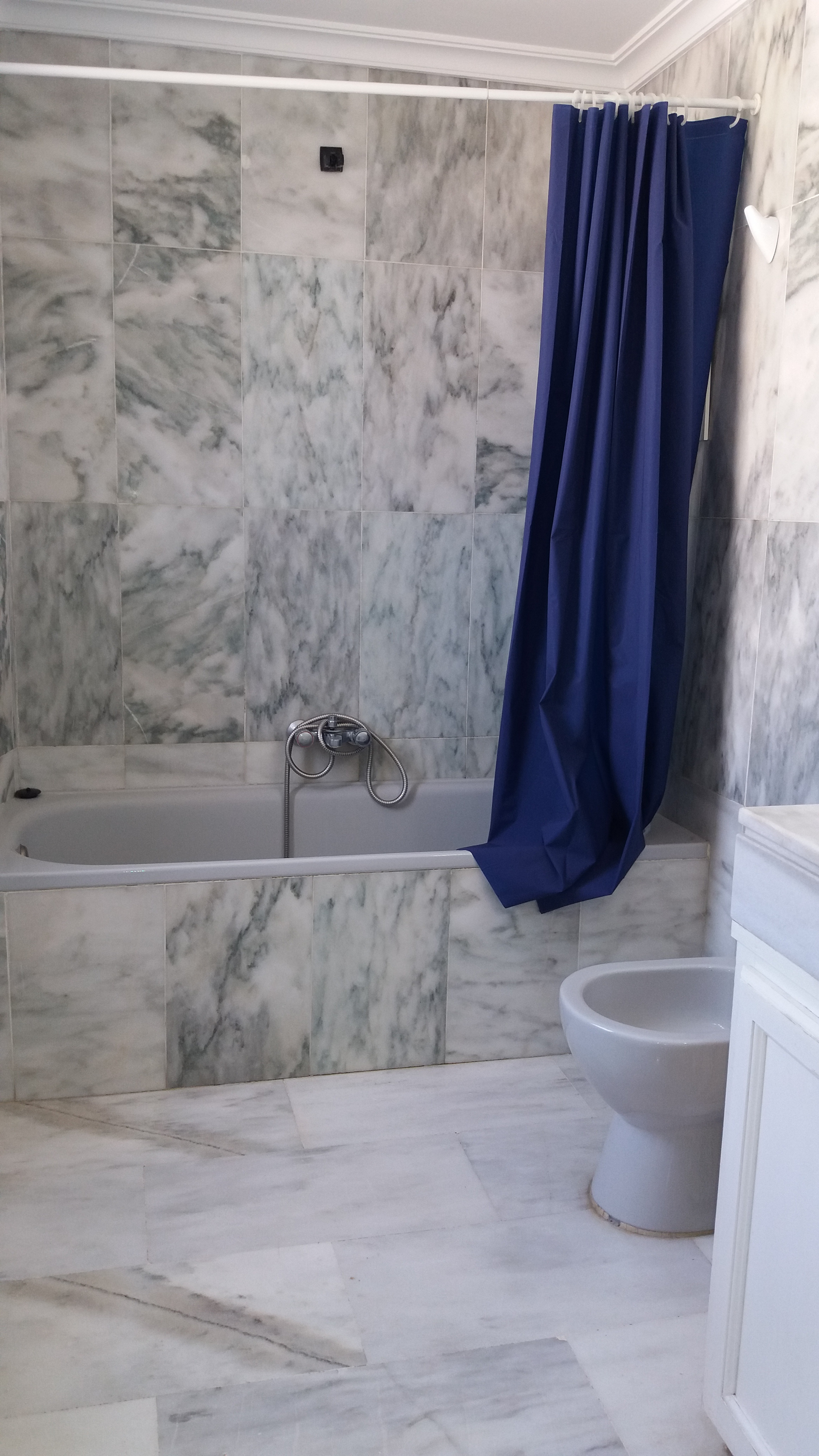 1 bedroom apartment in the port of Estepona for rent, sea views - mibgroup.es