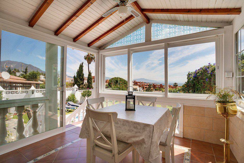 2 bedroom house for rent in Estepona with its own pool - mibgroup.es