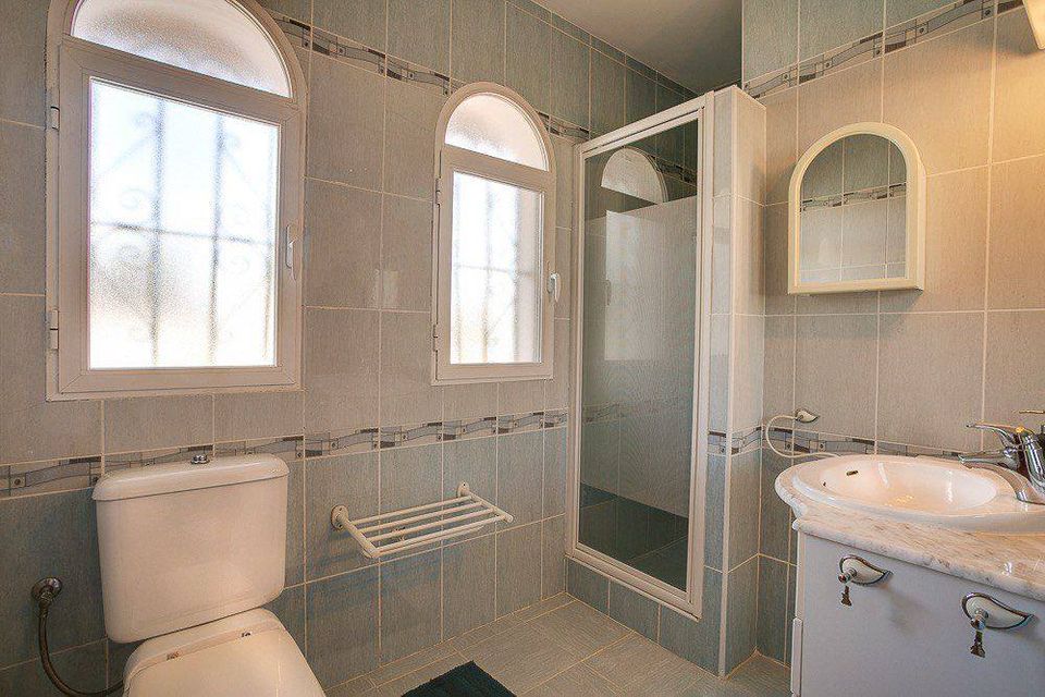 2 спальный дом в аренду в Эстепоне с собственным басссеином - mibgroup.es