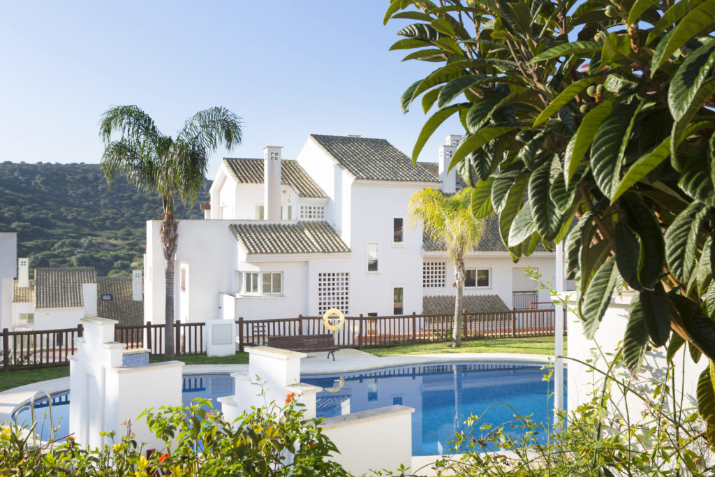 TWO BEDROOM APARTMENT IN ALCAIDESA GOLF - thumb - mibgroup.es