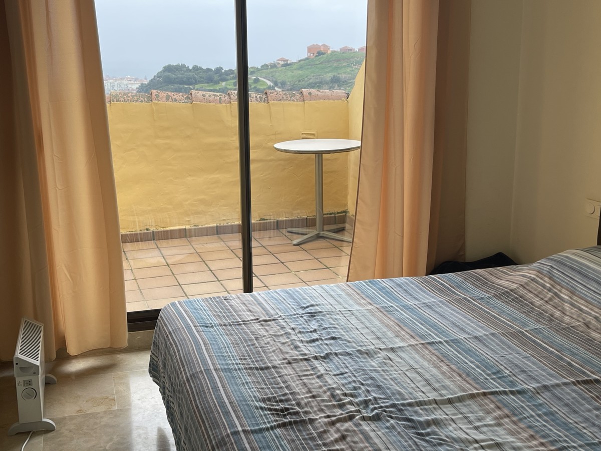 2 bedroom apartment in La Duquesa for rent next to golf courses - mibgroup.es