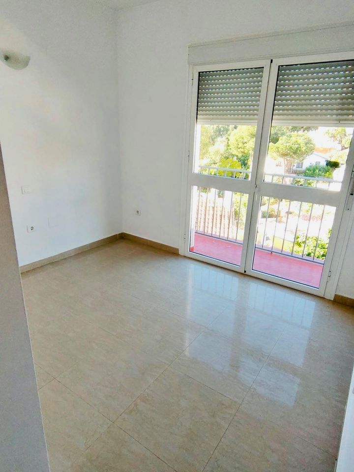 3 спальный таунхаус в аренду в Торребланке - mibgroup.es