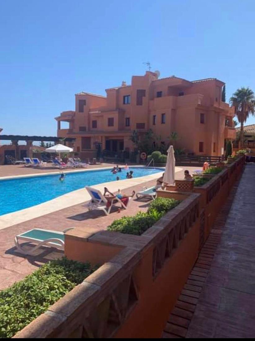 Apartamento de 1 dormitorio en alquiler en El Paraiso, Estepona - mibgroup.es