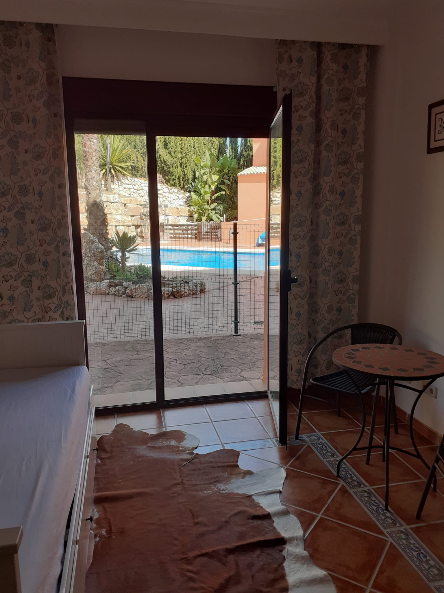 Apartamento de 1 dormitorio en El Paraiso, Estepona en alquiler - mibgroup.es
