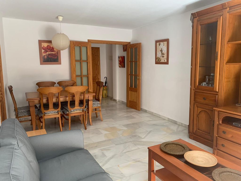 3 bedroom apartment with 2 bathrooms for rent in Estepona - mibgroup.es