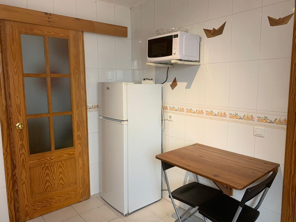 3 bedroom apartment with 2 bathrooms for rent in Estepona - mibgroup.es