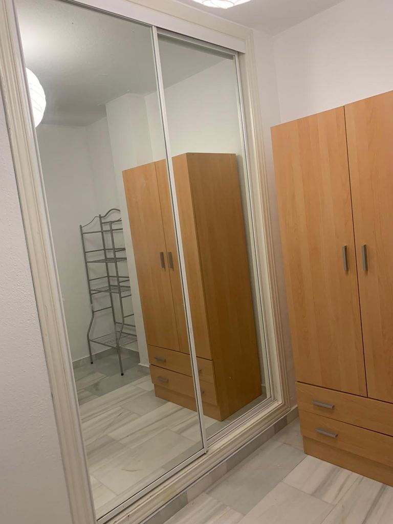 Apartamento de 3 habitaciones con 2 baños en alquiler en Estepona - thumb - mibgroup.es