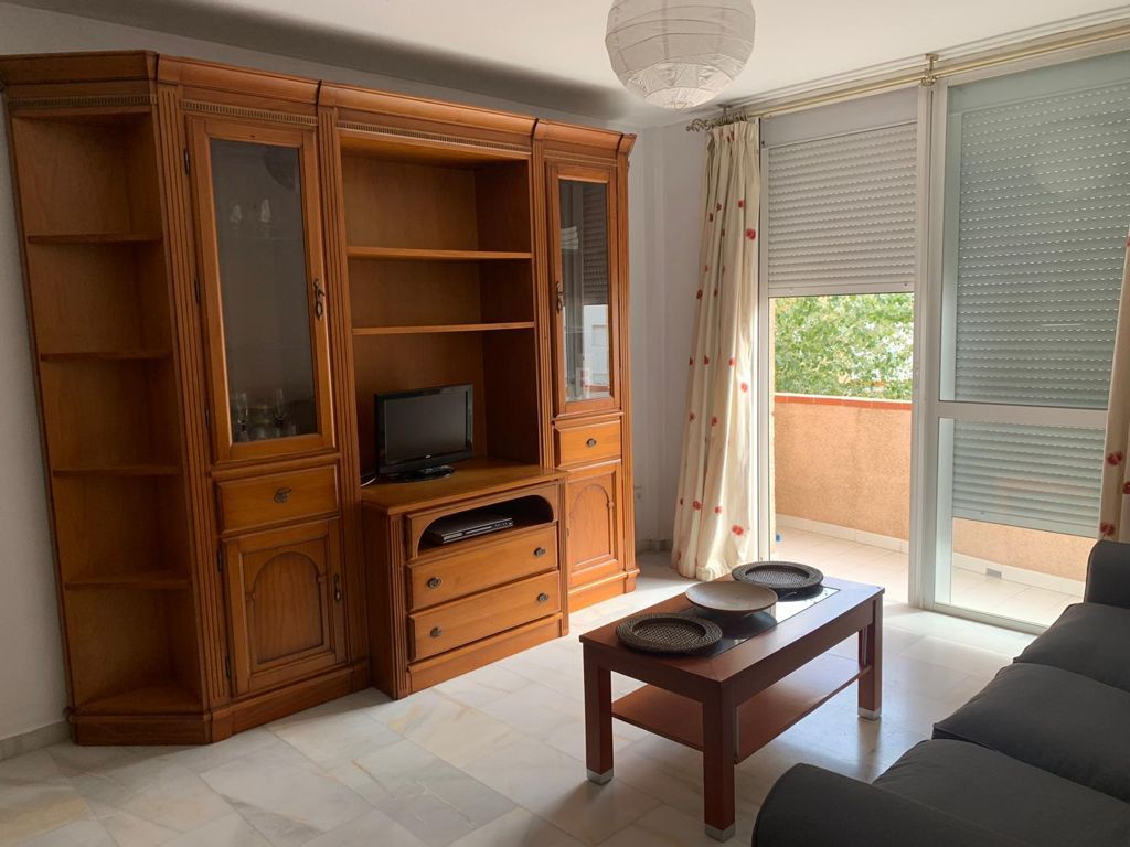 3 bedroom apartment with 2 bathrooms for rent in Estepona - mibgroup.es