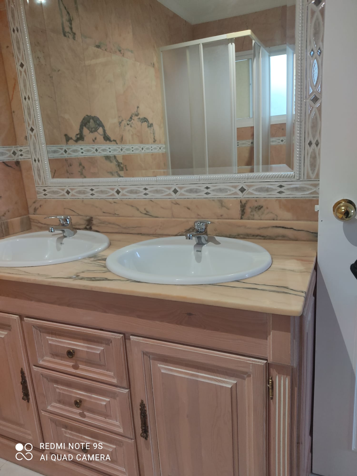 3 bedroom apartment with 2 bathrooms for rent in Estepona next to Plaza de Huevo - mibgroup.es