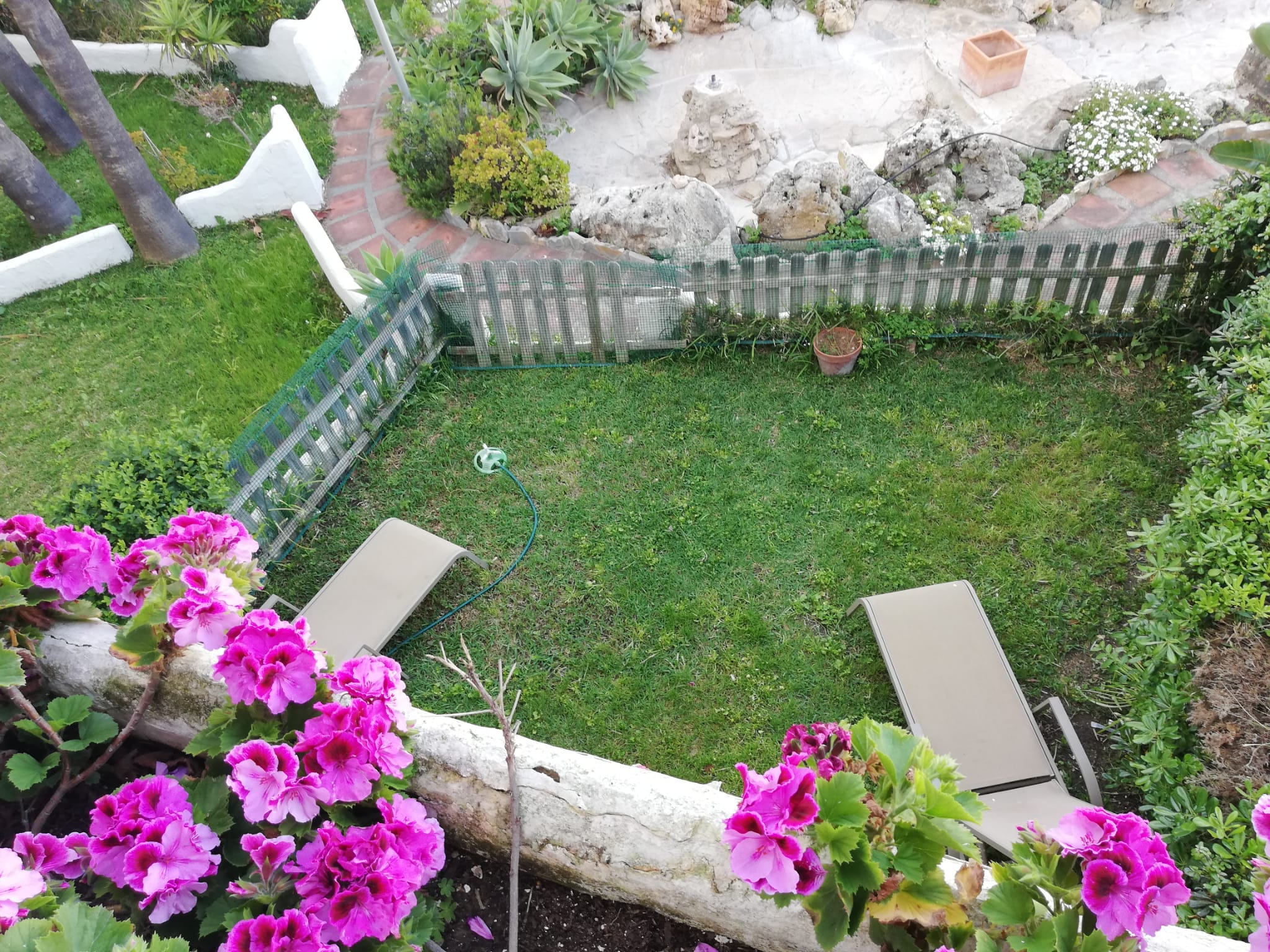 Adosado de 2 dormitorios en La Duquesa en alquiler en primera línea de mar - mibgroup.es