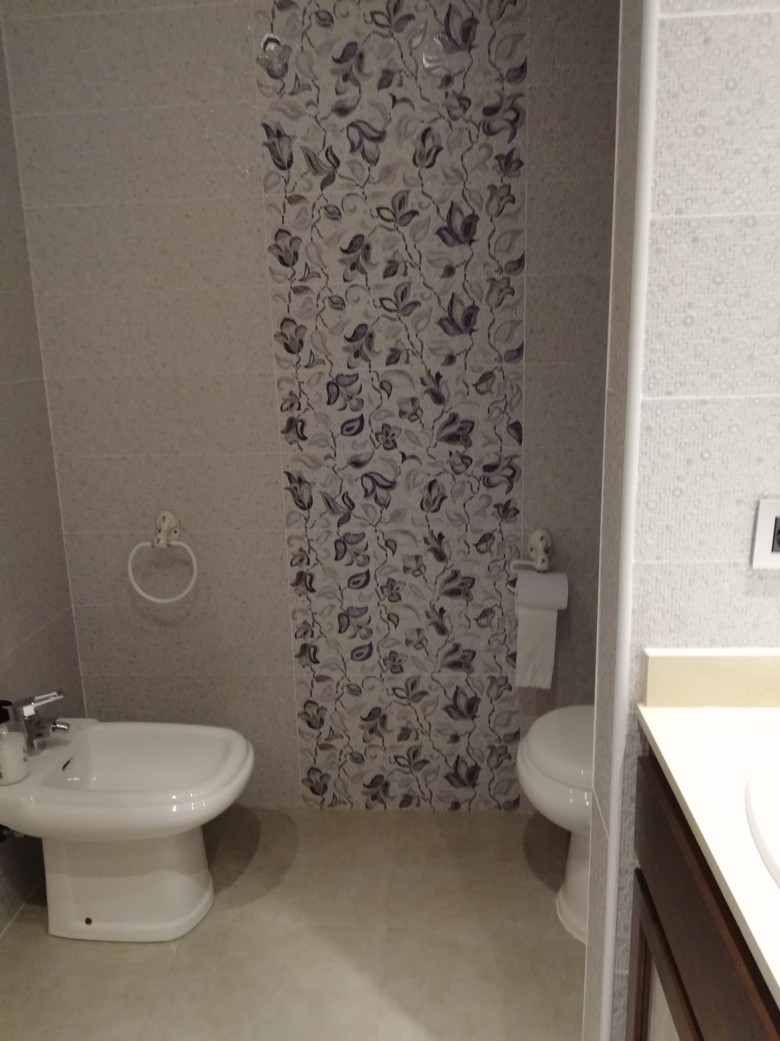 Adosado de 2 dormitorios en La Duquesa en alquiler en primera línea de mar - mibgroup.es