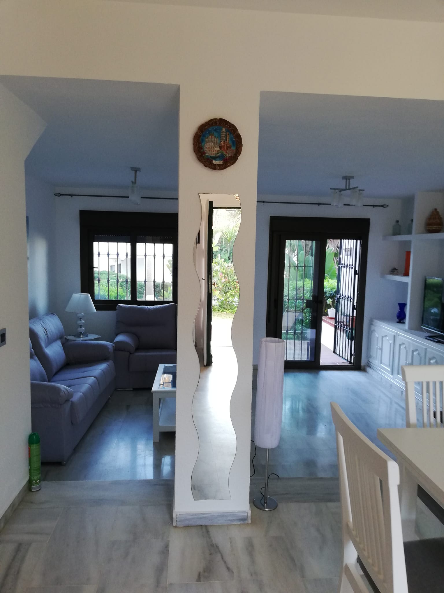 Adosado de 2 dormitorios en La Duquesa en alquiler en primera línea de mar - mibgroup.es