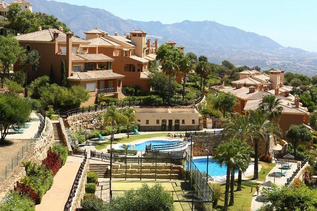 Adosado de 3 dormitorios en Elviria (Marbella) en alquiler - mibgroup.es