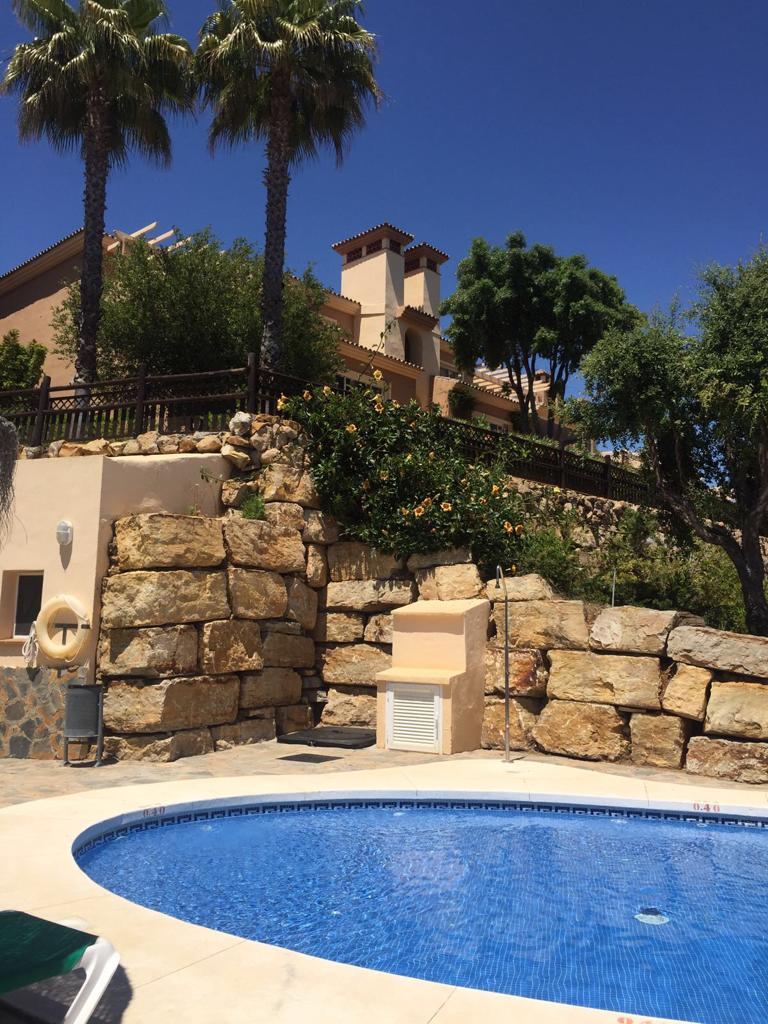 3 bedroom townhouse in Elviria (Marbella) for rent - mibgroup.es