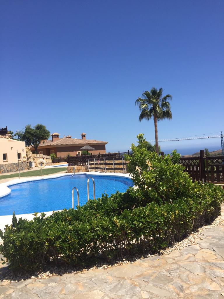 3 bedroom townhouse in Elviria (Marbella) for rent - mibgroup.es