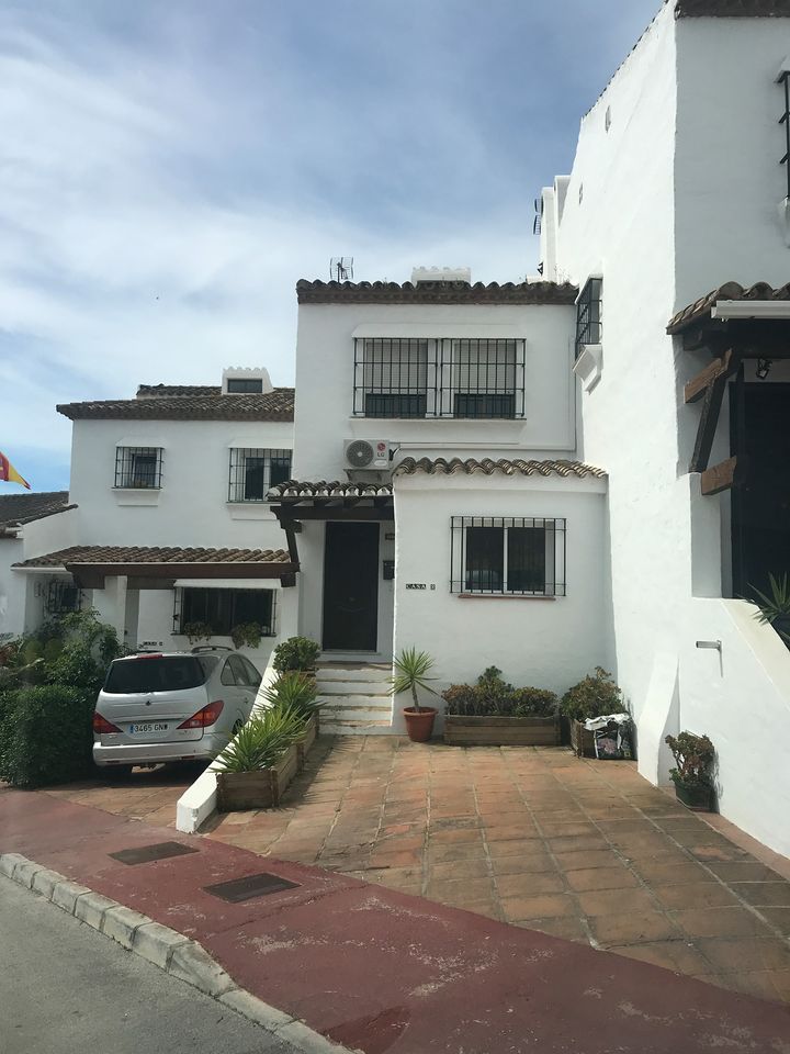 2 спальный таунхаус в аренду в Манильве - mibgroup.es