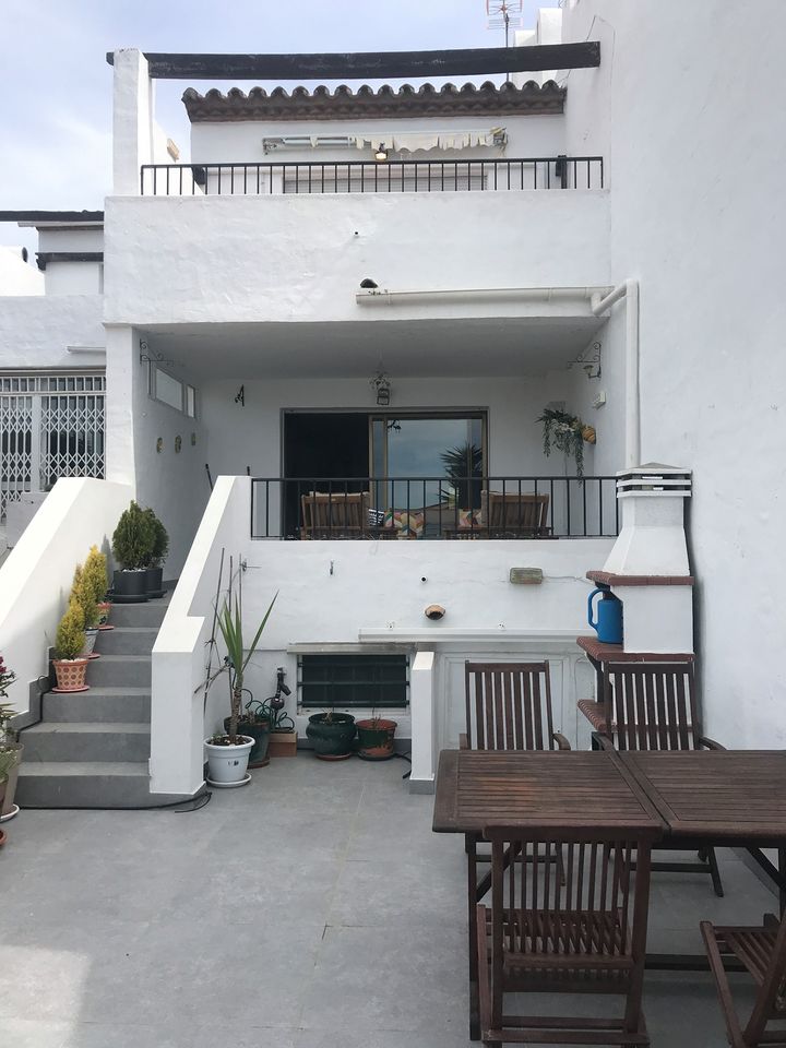 2 спальный таунхаус в аренду в Манильве - mibgroup.es