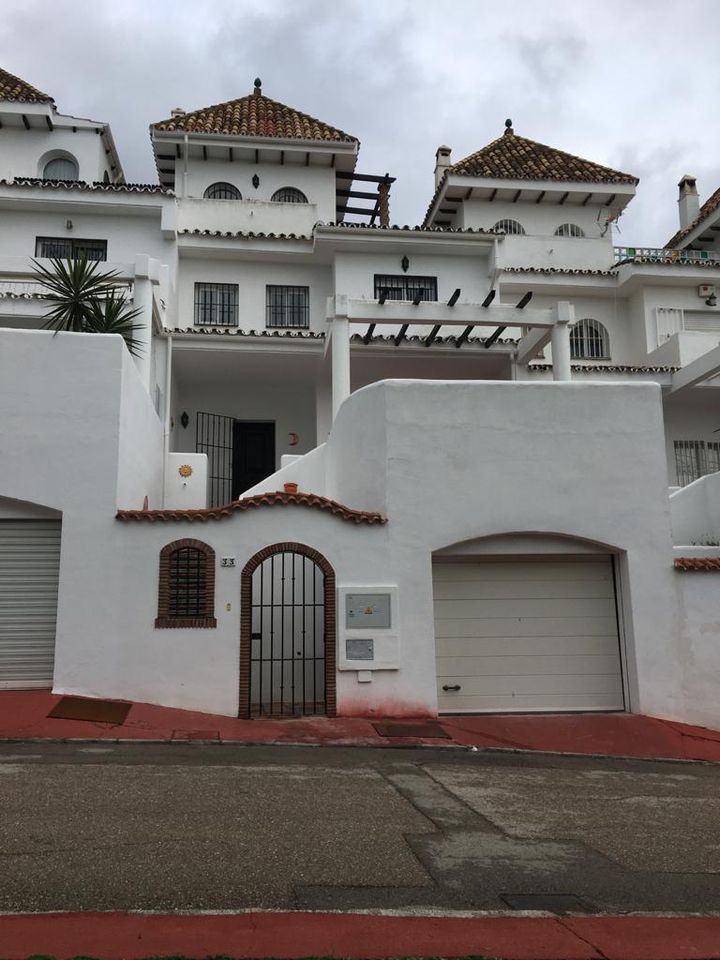 4 bedroom townhouse for rent in Manilva - mibgroup.es