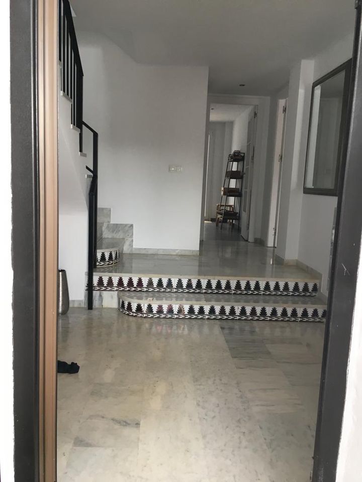 4 спальный таунхаус в аренду в Манильве - mibgroup.es