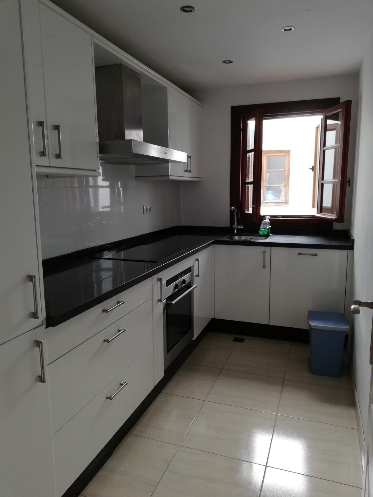 3 спальный пентхаус в аренду в порту Ла Дукесы с видом на море - mibgroup.es