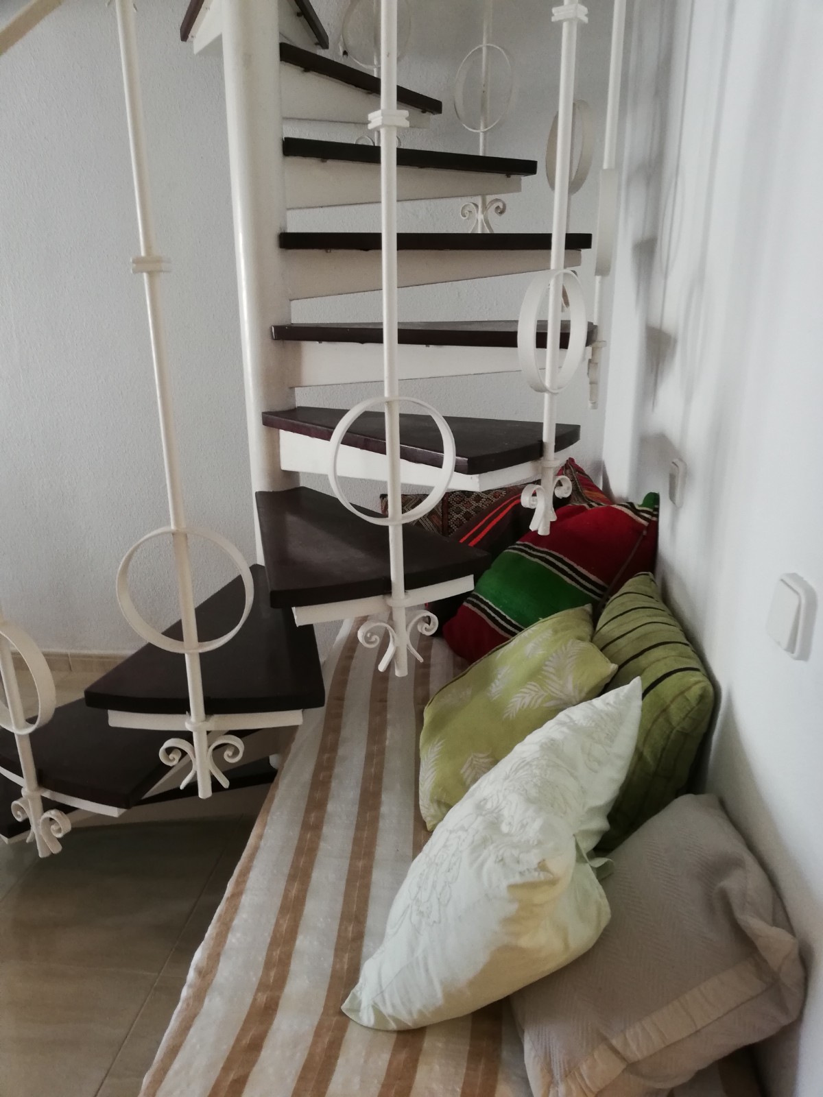 3 спальный пентхаус в аренду в порту Ла Дукесы с видом на море - mibgroup.es