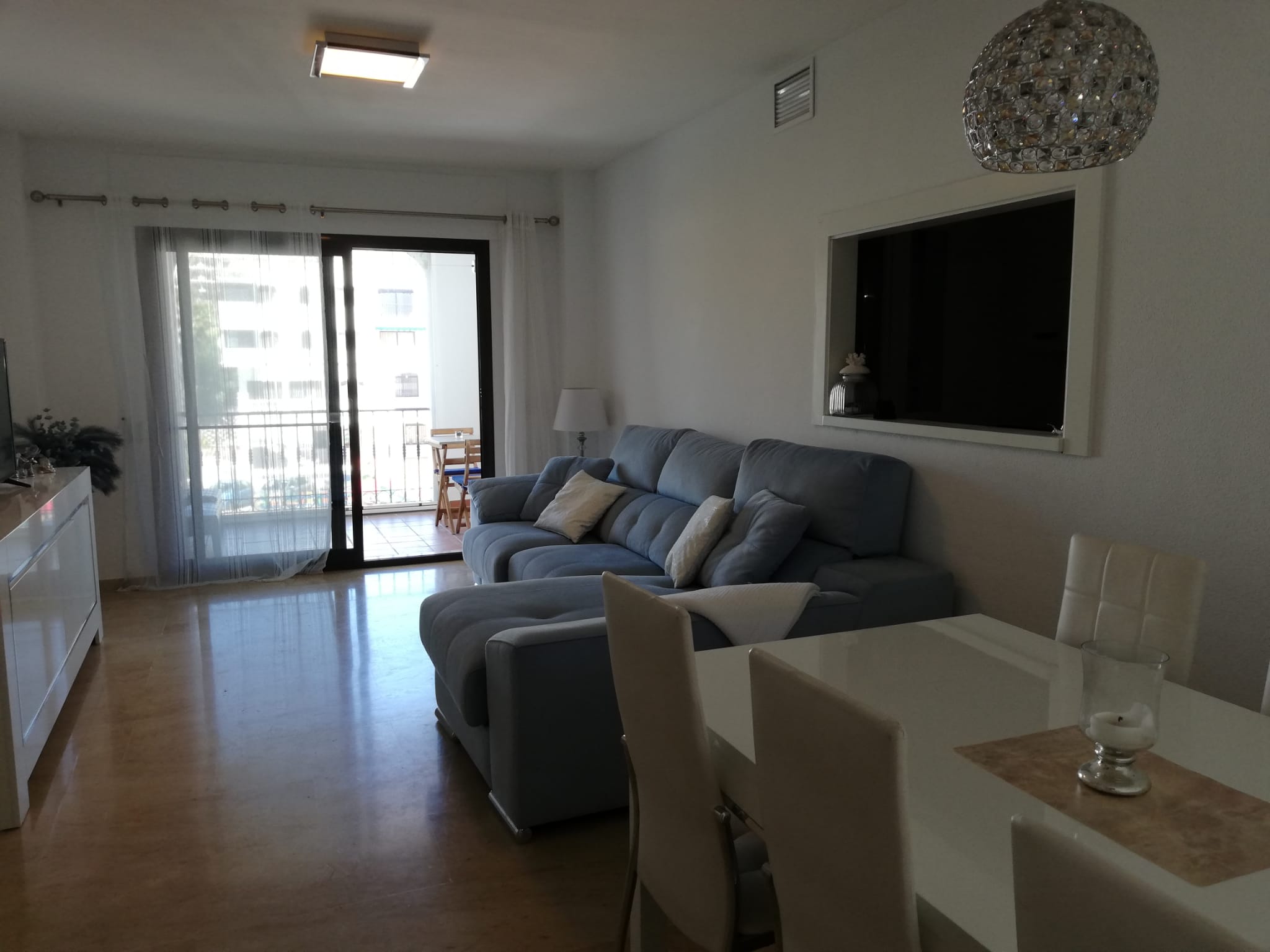 For rent 2 bedroom apartment in the port of La Duquesa with sea views - mibgroup.es