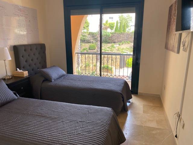 3 спальная квартира в аренду в Ель Кампанарио, Эстепона - mibgroup.es