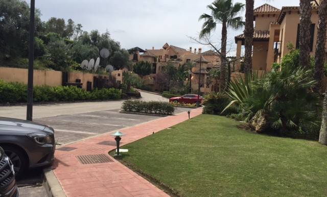 3 спальная квартира в аренду в Ель Кампанарио, Эстепона - mibgroup.es