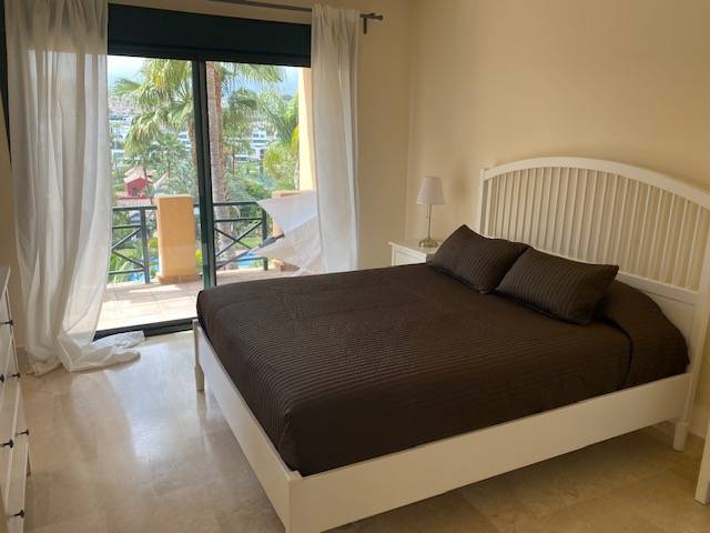 3 спальная квартира в аренду в Ель Кампанарио, Эстепона - mibgroup.es