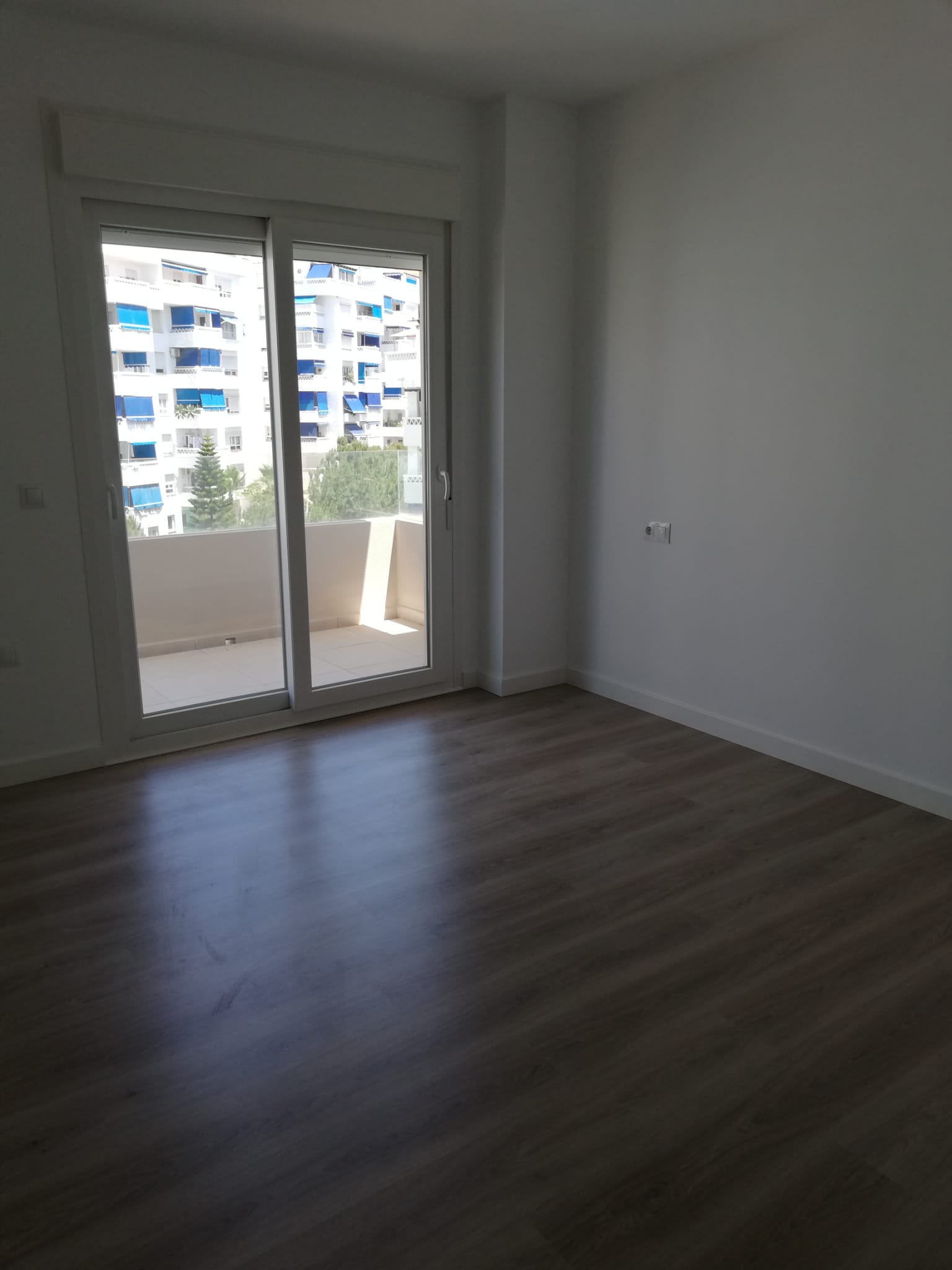 Se alquila apartamento nuevo a estrenar de 3 dormitorios en Nueva Andalucía - thumb - mibgroup.es