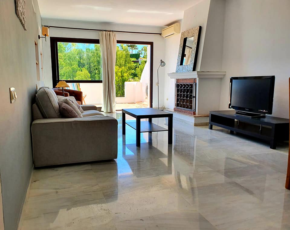 Apartamento de 2 habitaciones en alquiler en Los Almendras Benahavis - mibgroup.es