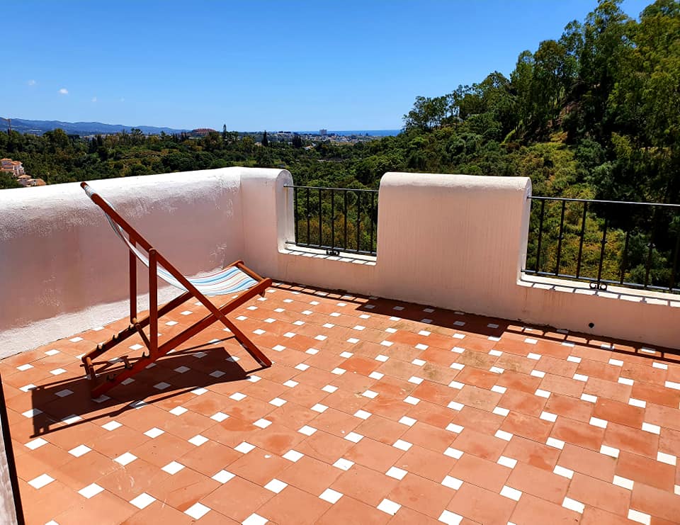 2 bedroom apartment for rent in Los Almendras Benahavis - mibgroup.es