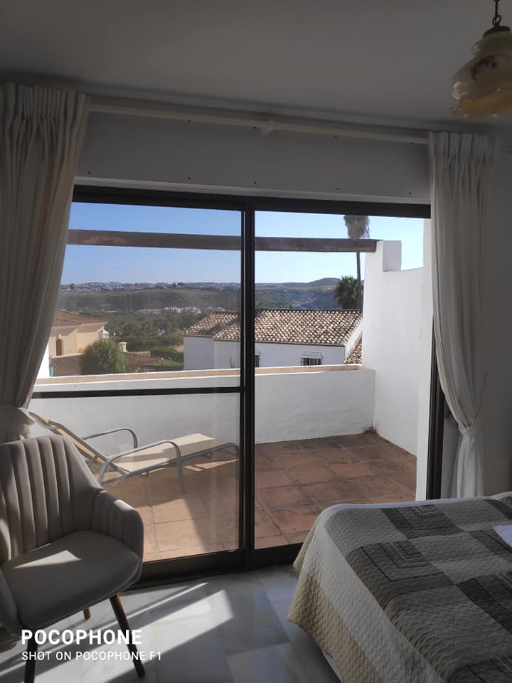 Casa adosada de 2 dormitorios en alquiler en La Duquesa - mibgroup.es