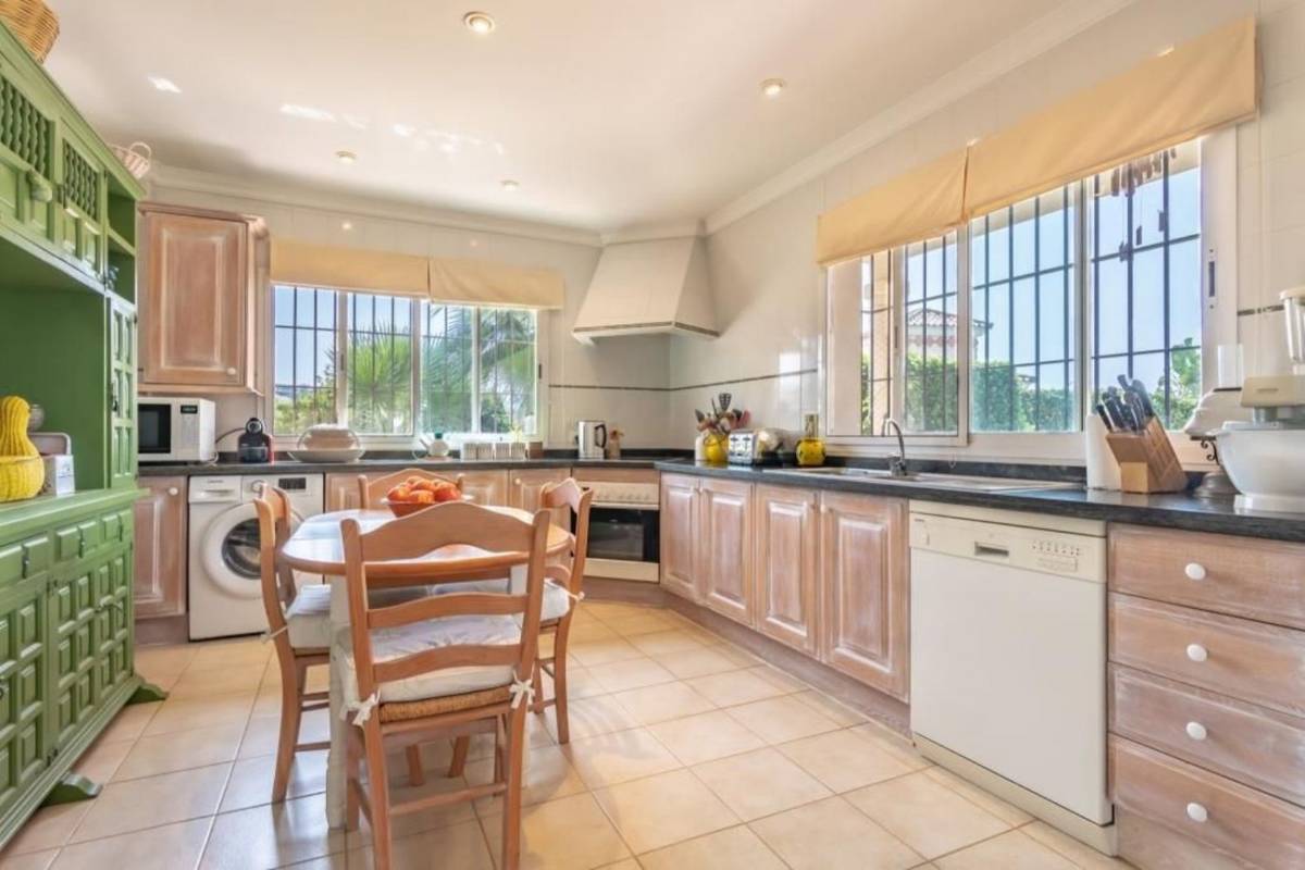 Одноэтажная 3 спальная вилла в Эль Росарио - mibgroup.es