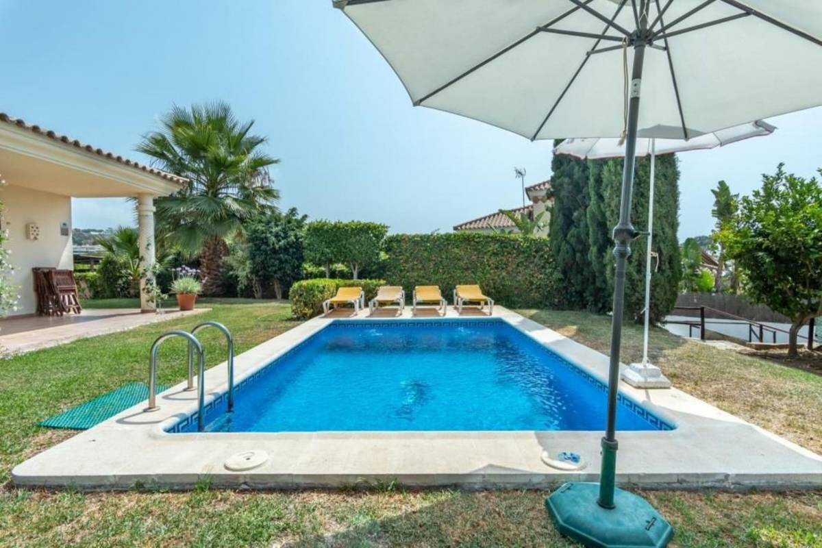 Одноэтажная 3 спальная вилла в Эль Росарио - mibgroup.es