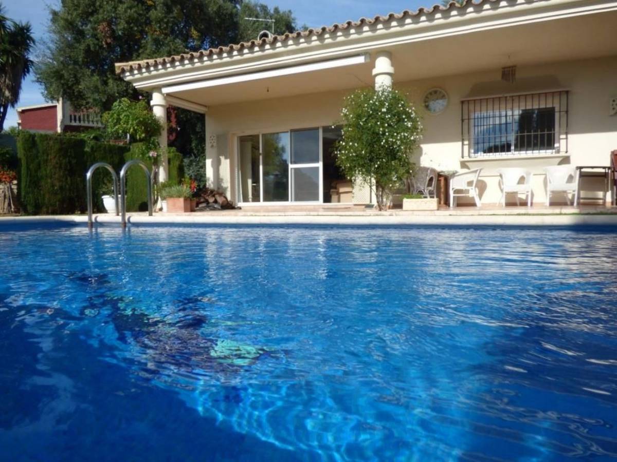 Одноэтажная 3 спальная вилла в Эль Росарио - mibgroup.es